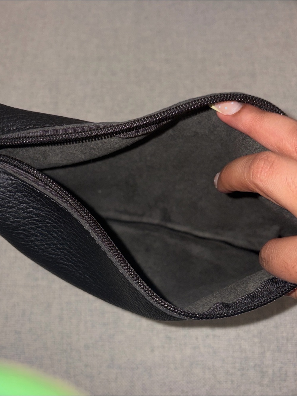 Black Leather Men's Zip Pouch